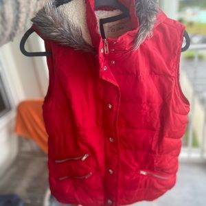 Puffer vest in beautiful red.